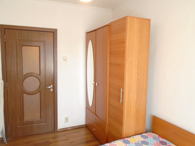 Banu Manta, Titulescu, 3 minute metrou,