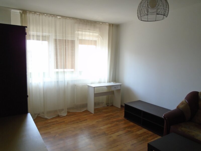 Banu Manta, Titulescu, 3 minute metrou,